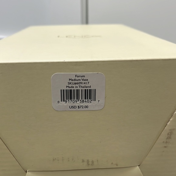 Lenox FORUM COLLECTION CHINA 9 3/4" NEOCLASSIC EMBOSSED VASE - new in box - Picture 11 of 11